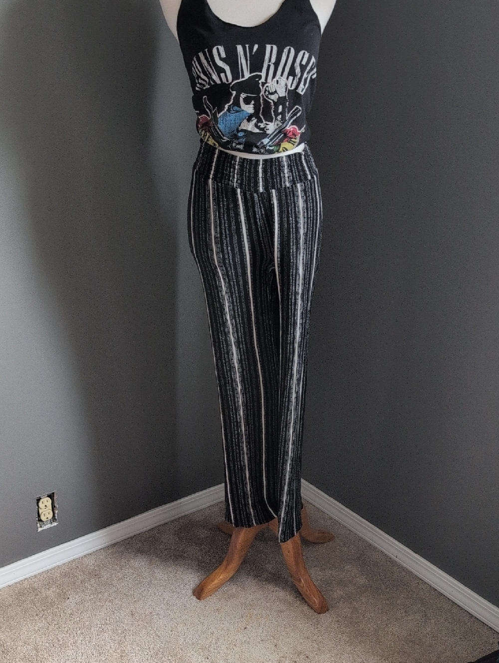 Sky and Sparrow Black & White/Gray Striped  Pants Small